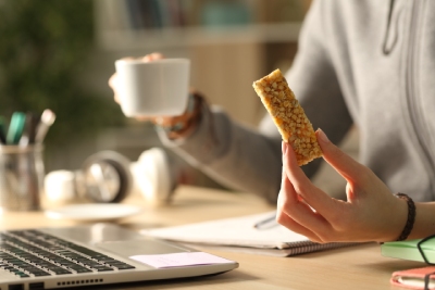 Optez pour des distributeurs de snacks sains dans votre université