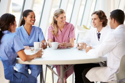 Dans un hôpital, le temps est précieux. Alors choisissez le "Full Service" pour ne pas avoir à vous occuper de vos distributeurs de café.