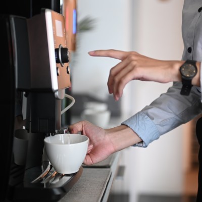 De koffieautomaat op kantoor onderhouden in Vlaams-Brabant